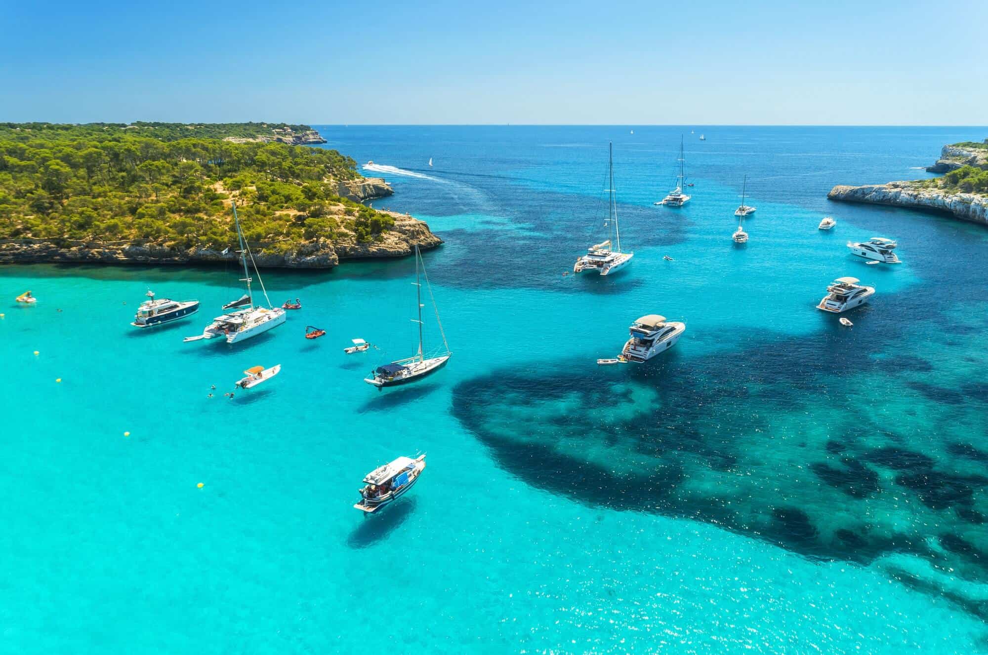 Croisière catamaran Caraïbes Optez pour une croisière catamaran Antilles autour des îles des Grenadine, Martinique, Guadeloupe